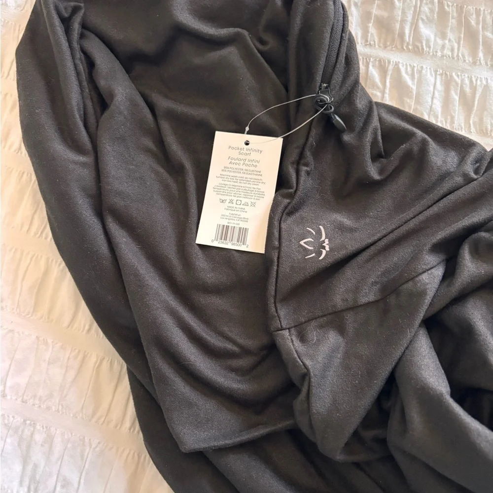 Beyond Yoga Black Infinity Scarf with Pocket - Picture 7 of 7